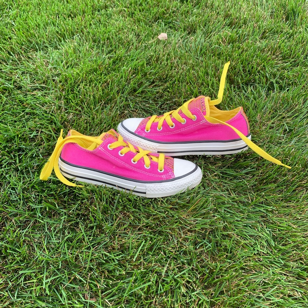 Kids low top converse